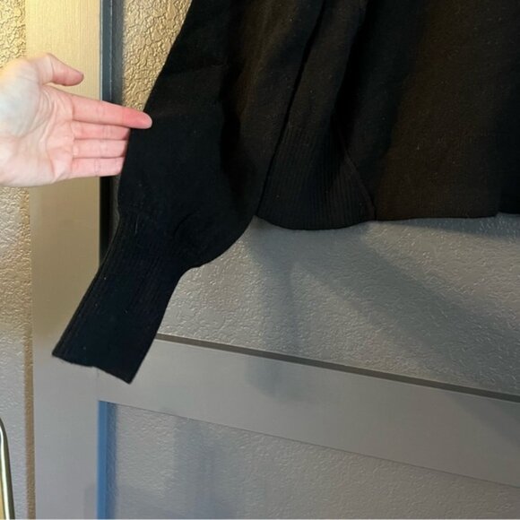 NWT Le Ore Palermo cashmere crew neck sweater black bandier Medium - Picture 2 of 5